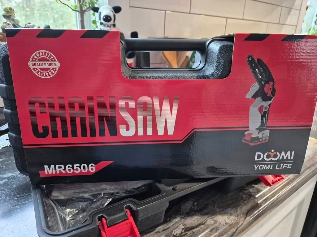 Doomi 6-inch Cordless Mini Chainsaw (MR6506)