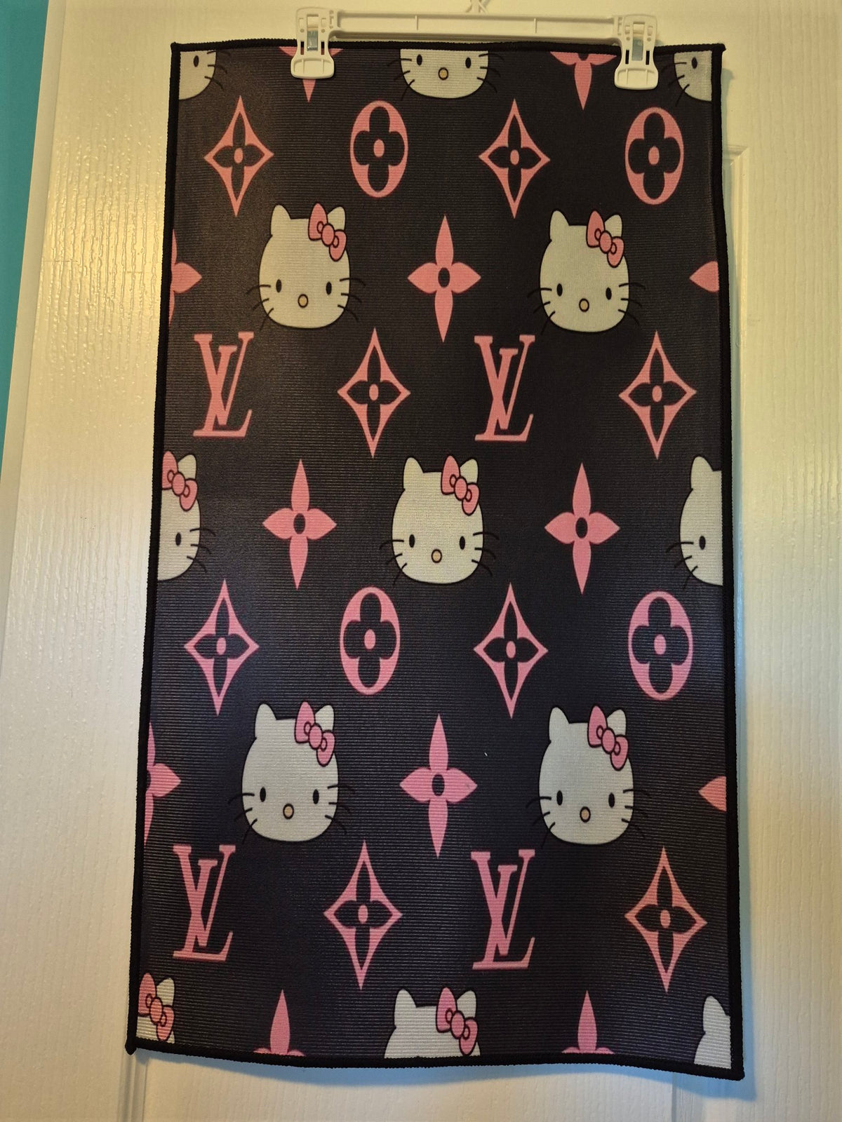 Hello Kitty LV Pattern – Character Wall-Hanging Rug