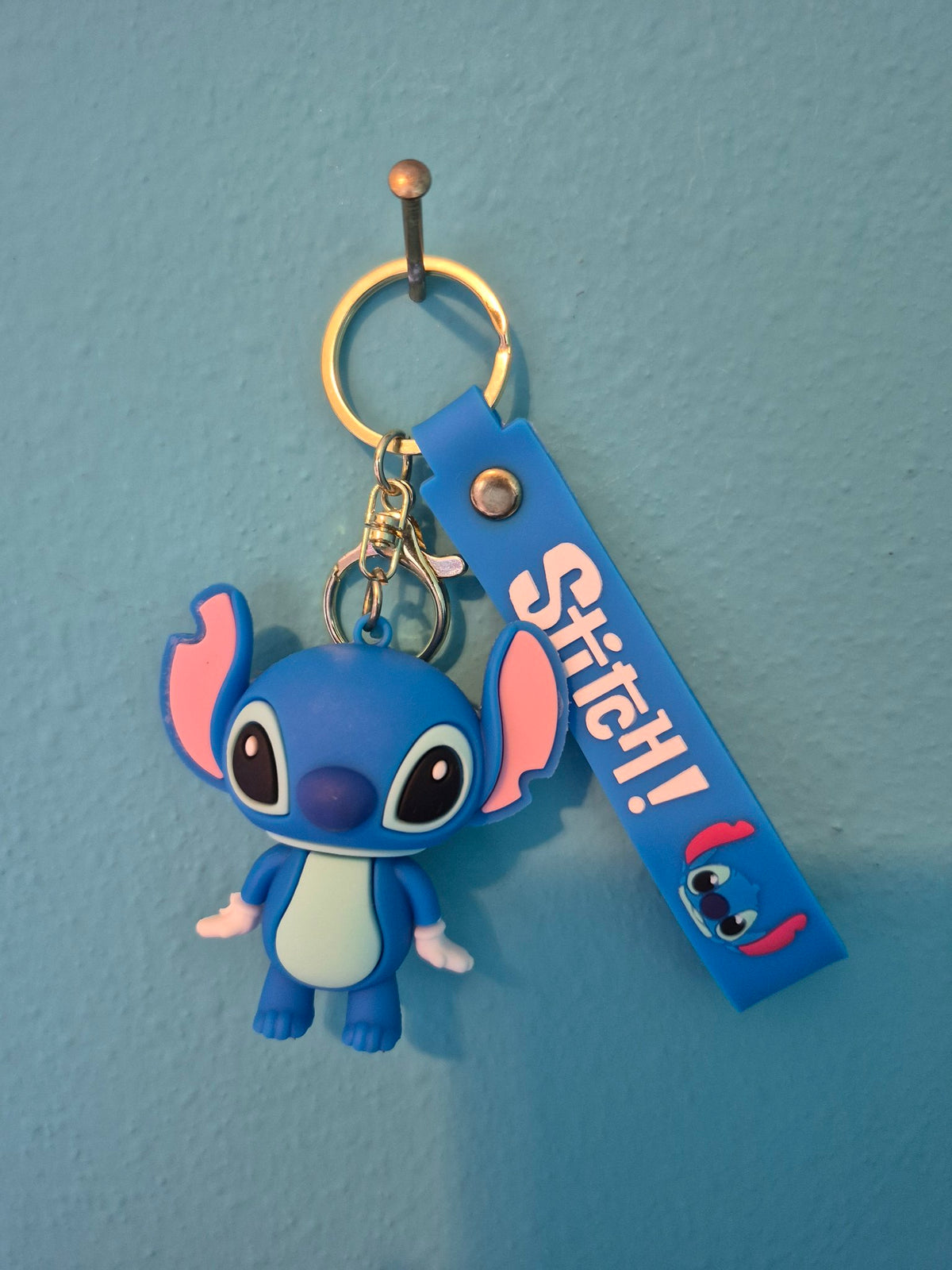 Stitch Standing Keychain – Disney Lilo & Stitch Character Keychain with Wrist Strap