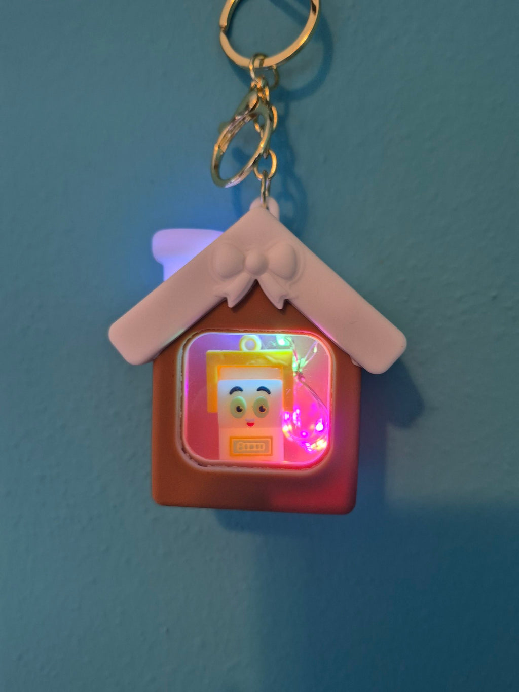Light-Up House Keychain – LankyBox Boxy House Character Keychain with LED Lights - photo 2