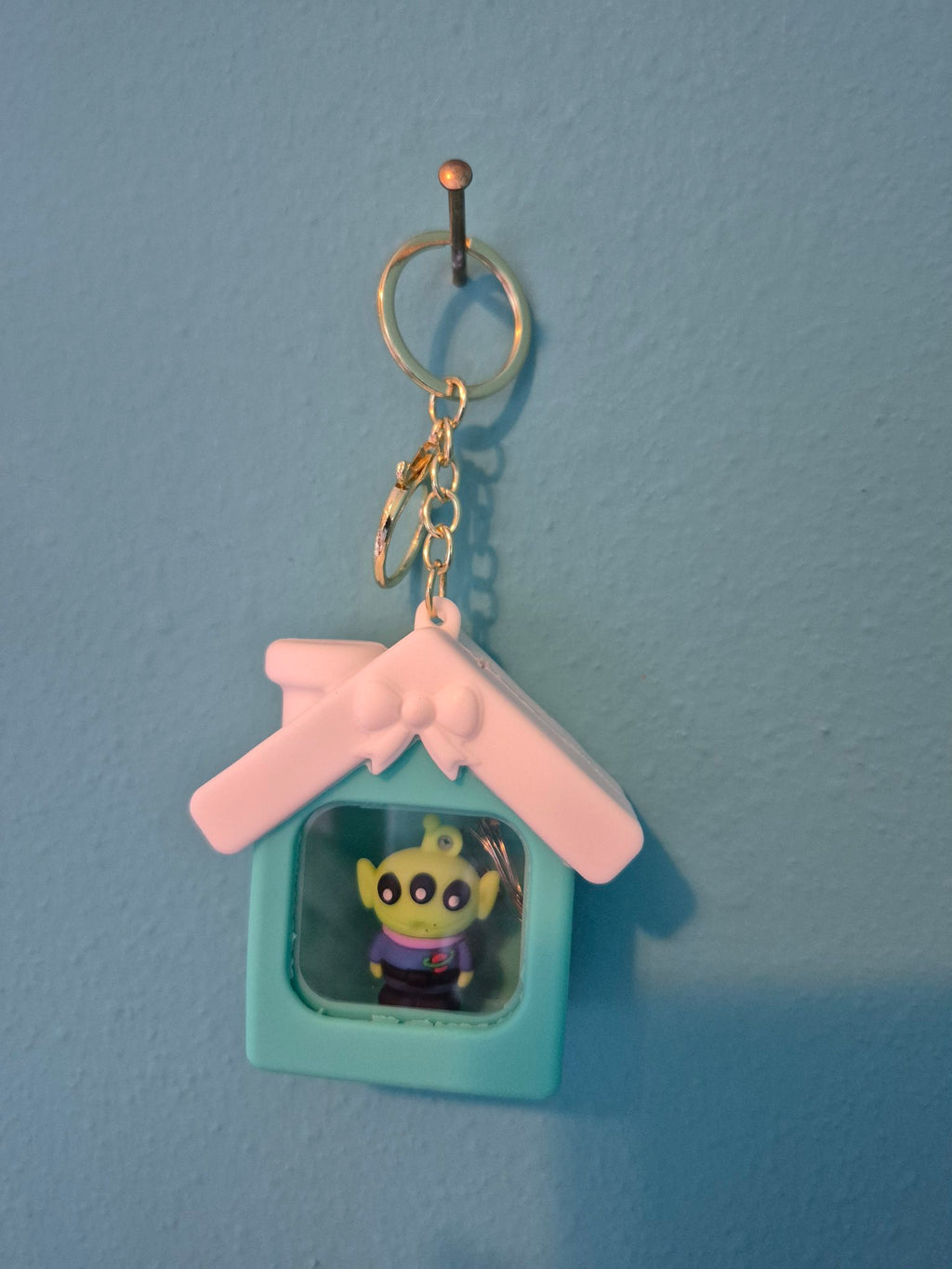 Light-Up House Keychain – Toy Story Alien Teal House Character Keychain with LED Lights