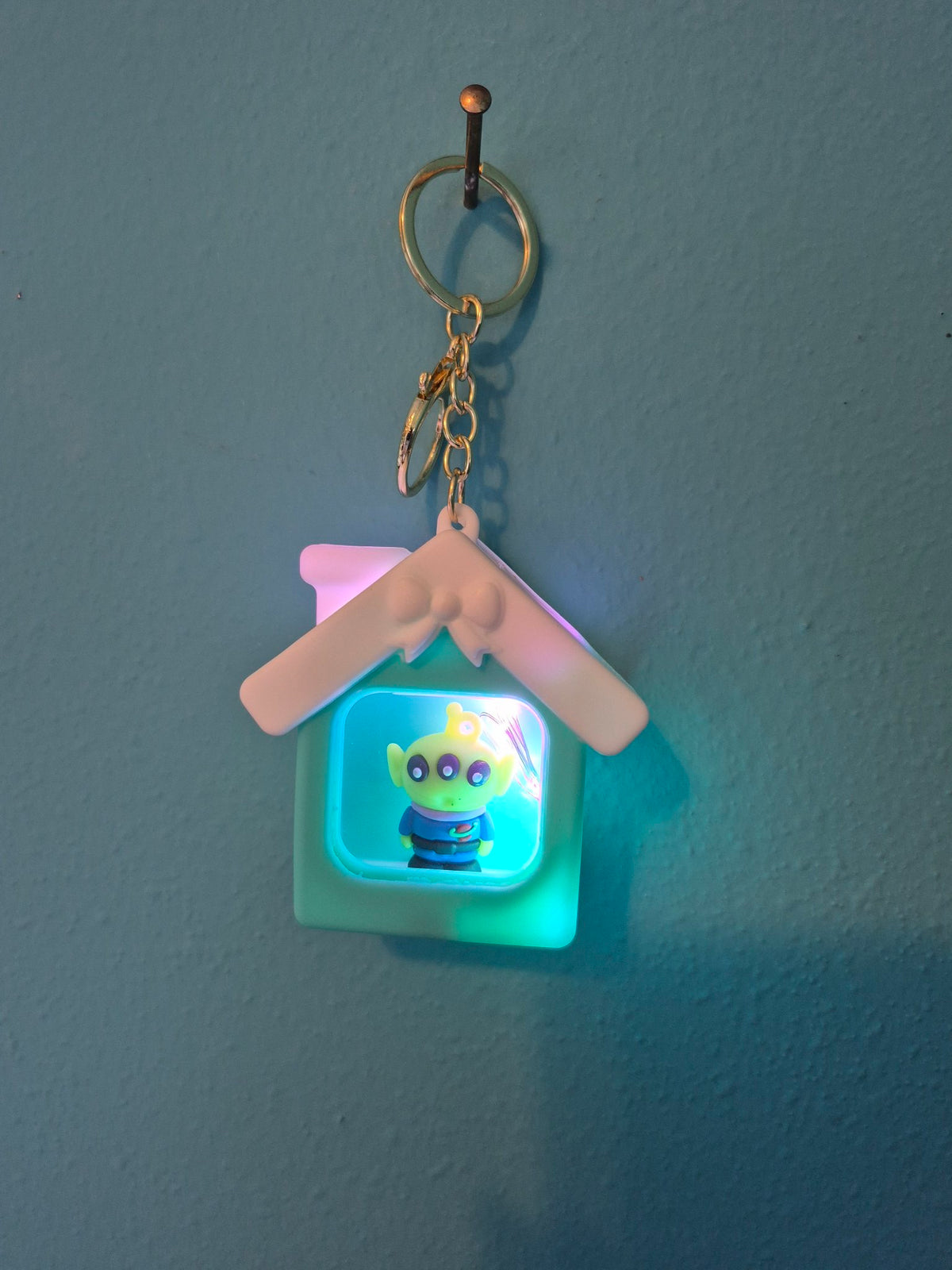 Light-Up House Keychain – Toy Story Alien Teal House Character Keychain with LED Lights