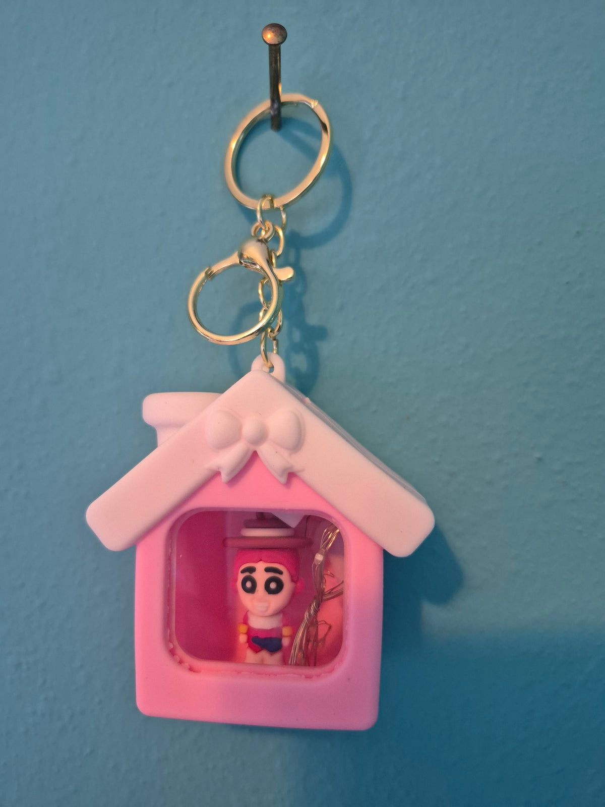 Light-Up House Keychain – Jessie Pink House Character Keychain with LED Lights