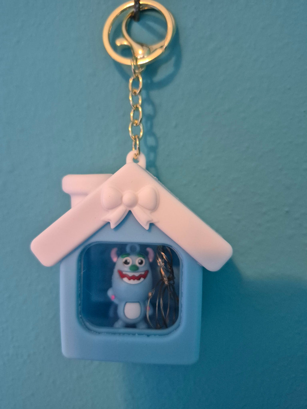 Light-Up House Keychain – Blue Monster House Character Keychain with LED Lights
