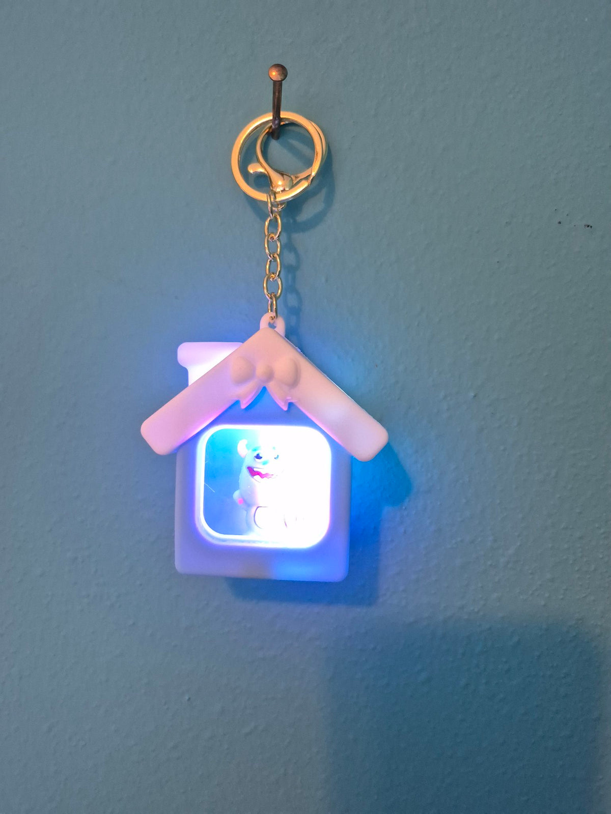 Light-Up House Keychain – Blue Monster House Character Keychain with LED Lights