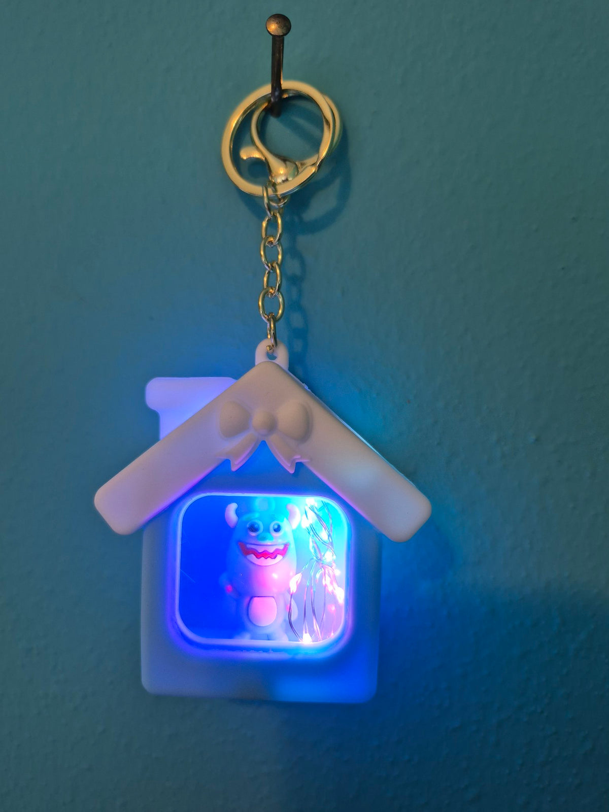 Light-Up House Keychain – Blue Monster House Character Keychain with LED Lights
