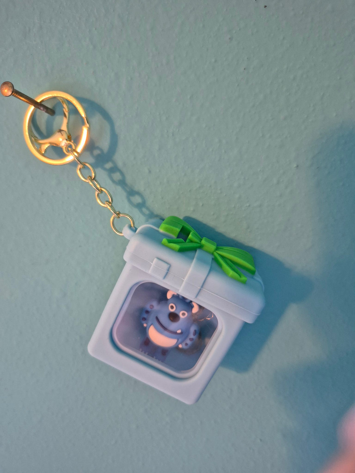 Light-Up Gift Box Keychain – Sulley Light Blue Gift Box Character Keychain with LED Lights