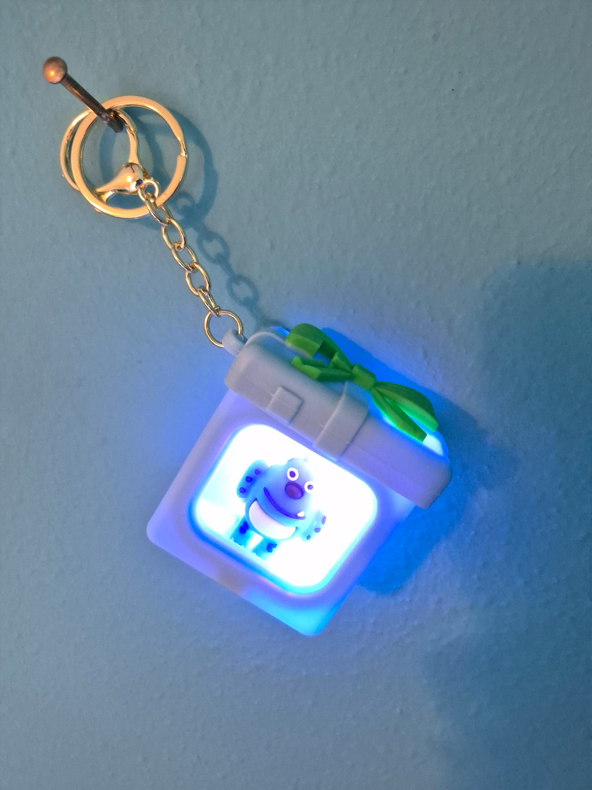 Light-Up Gift Box Keychain – Sulley Light Blue Gift Box Character Keychain with LED Lights