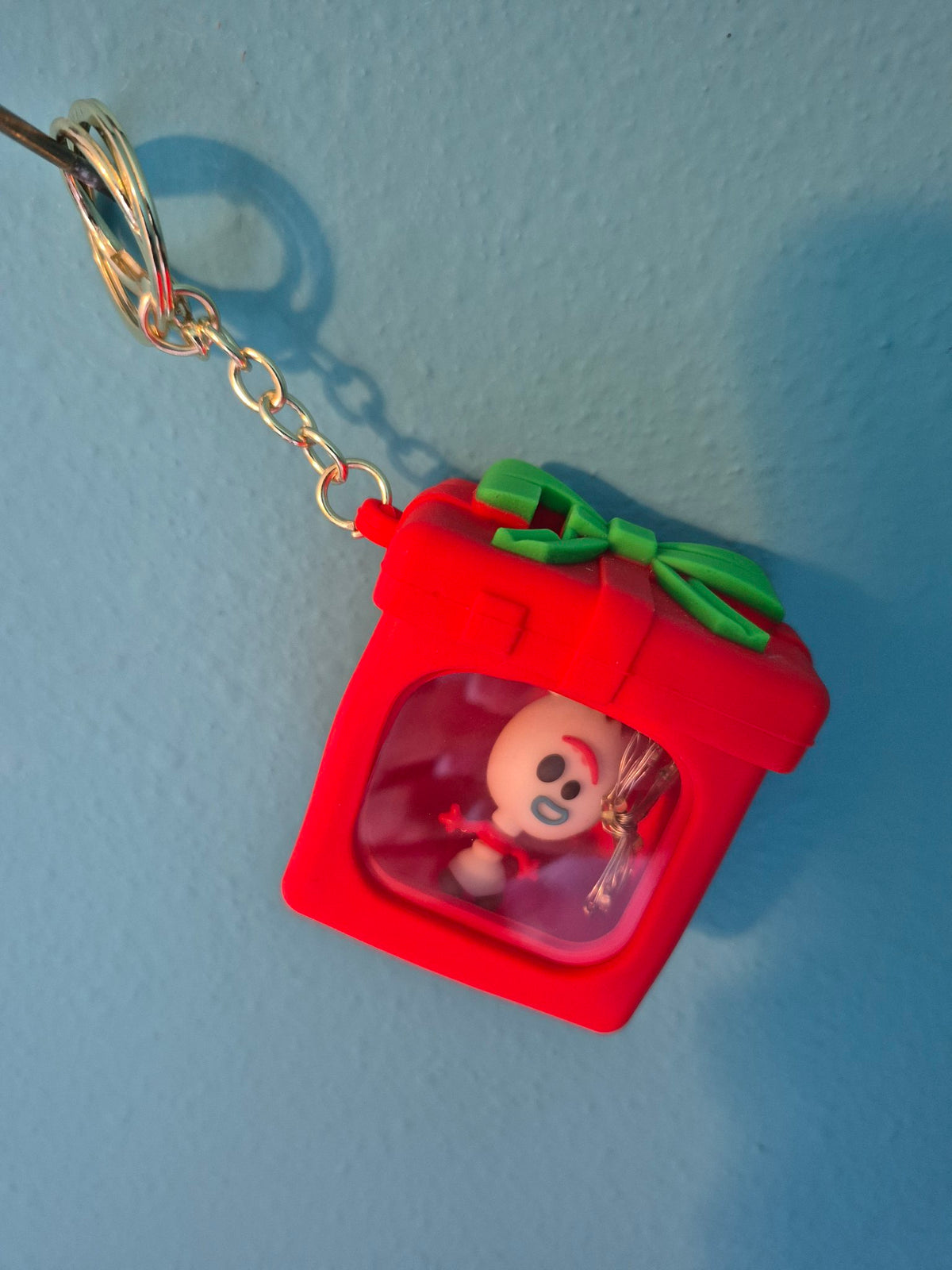 Light-Up Gift Box Keychain – Forky Red Gift Box Character Keychain with LED Lights
