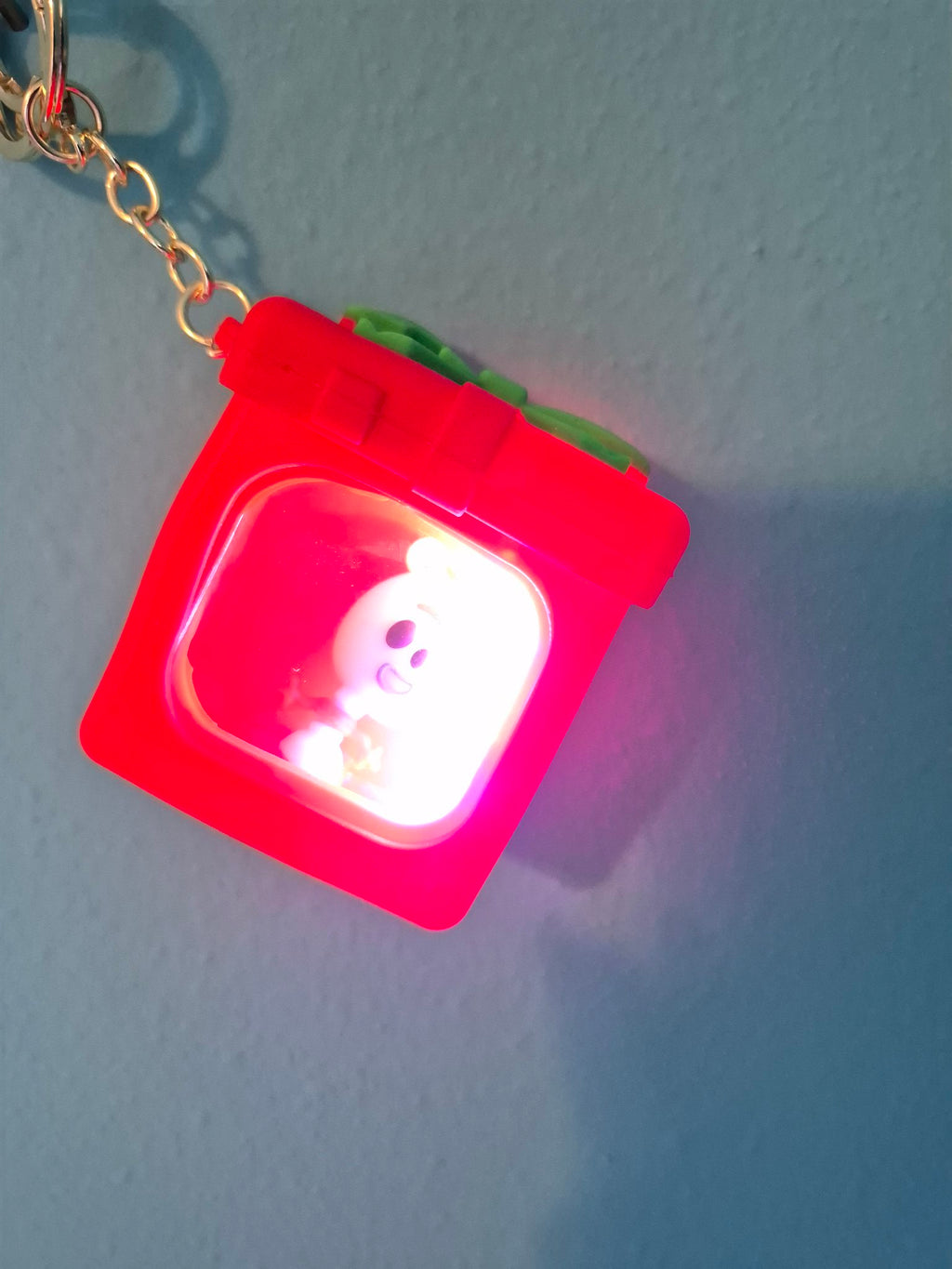 Light-Up Gift Box Keychain – Forky Red Gift Box Character Keychain with LED Lights