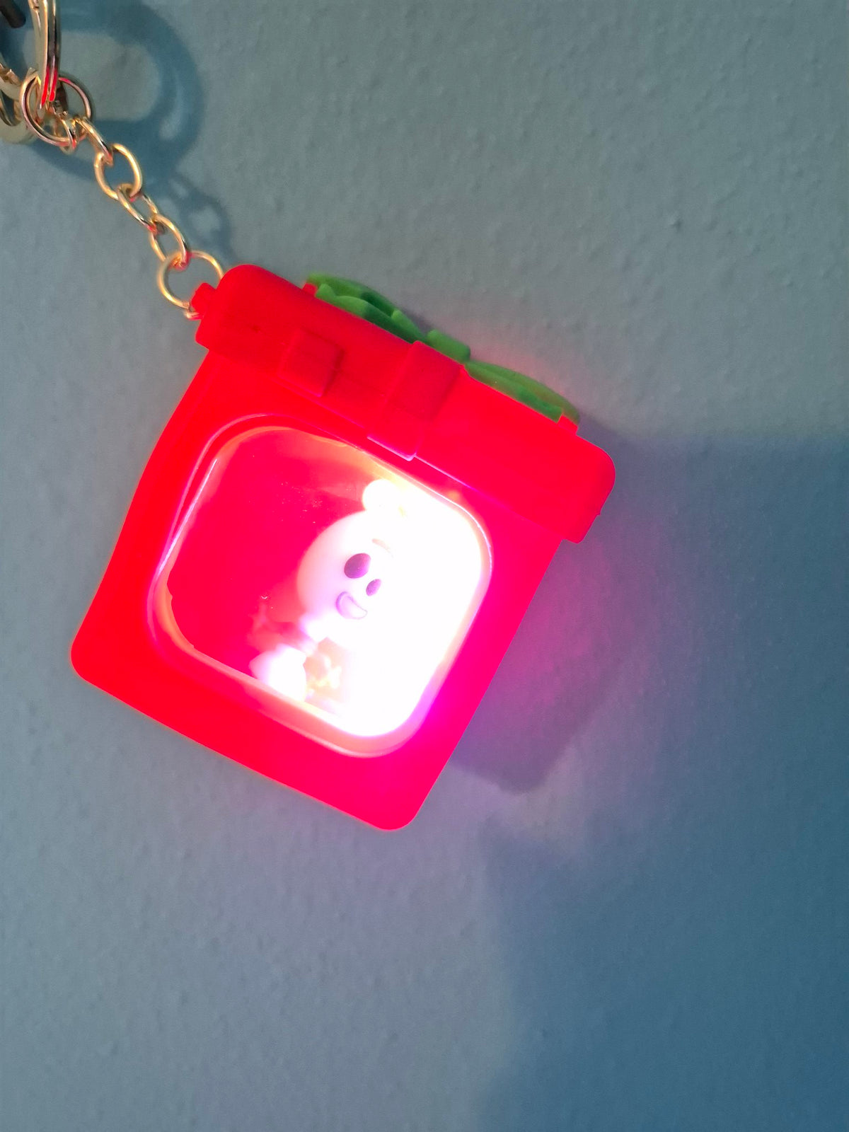 Light-Up Gift Box Keychain – Forky Red Gift Box Character Keychain with LED Lights