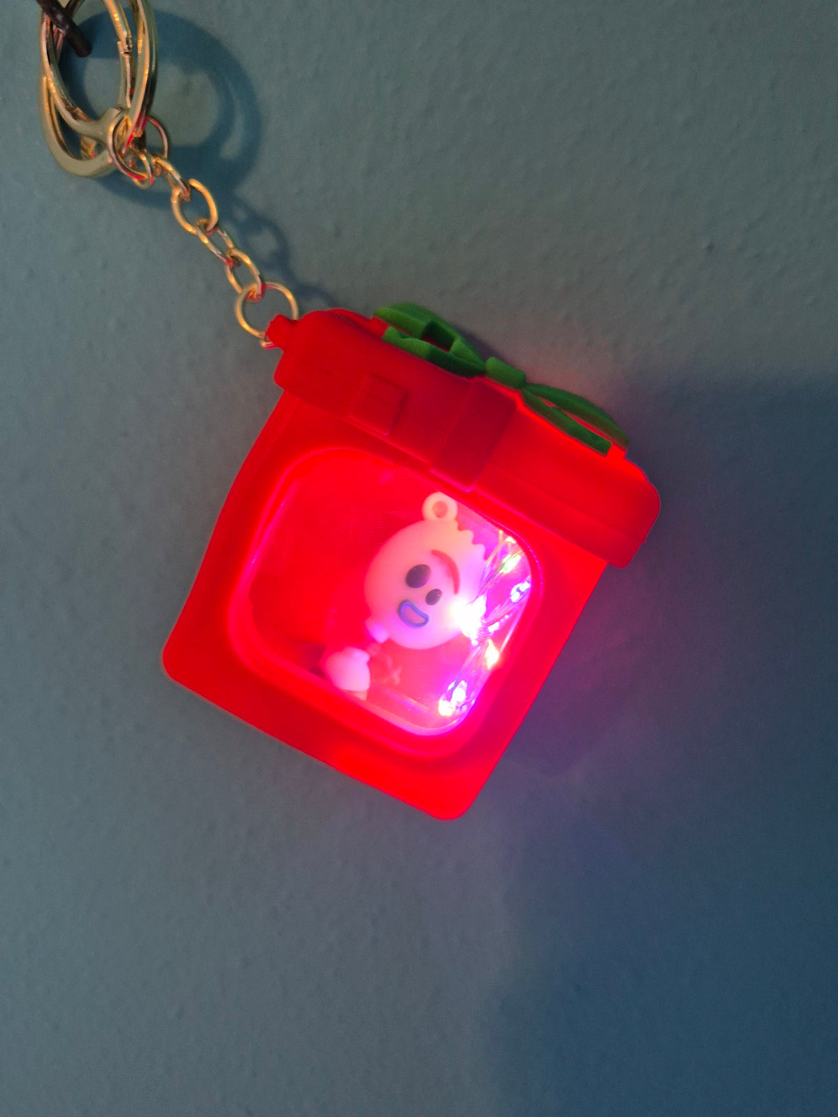 Light-Up Gift Box Keychain – Forky Red Gift Box Character Keychain with LED Lights