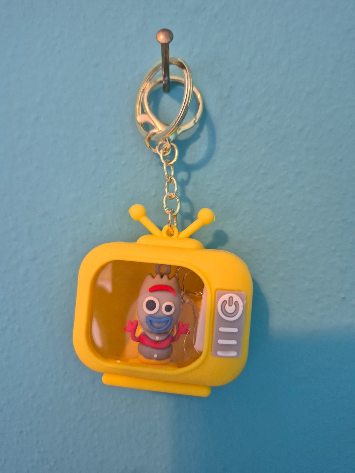 Light-Up TV Keychain – Forky Yellow TV Character Keychain with LED Lights