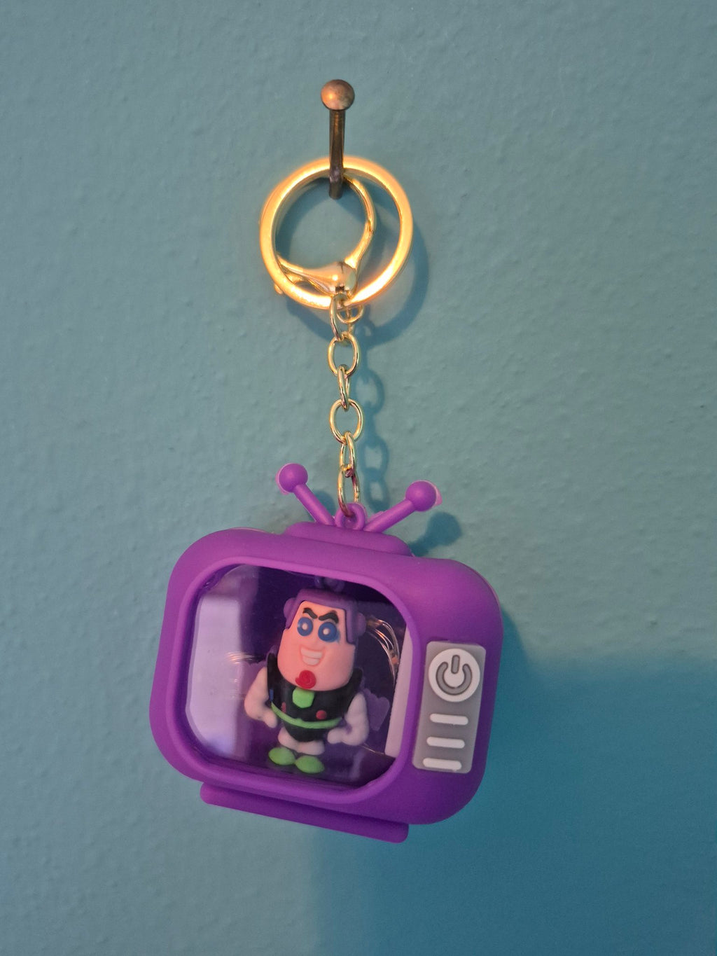 Light-Up TV Keychain – Buzz Lightyear Purple TV Character Keychain with LED Lights - photo 1