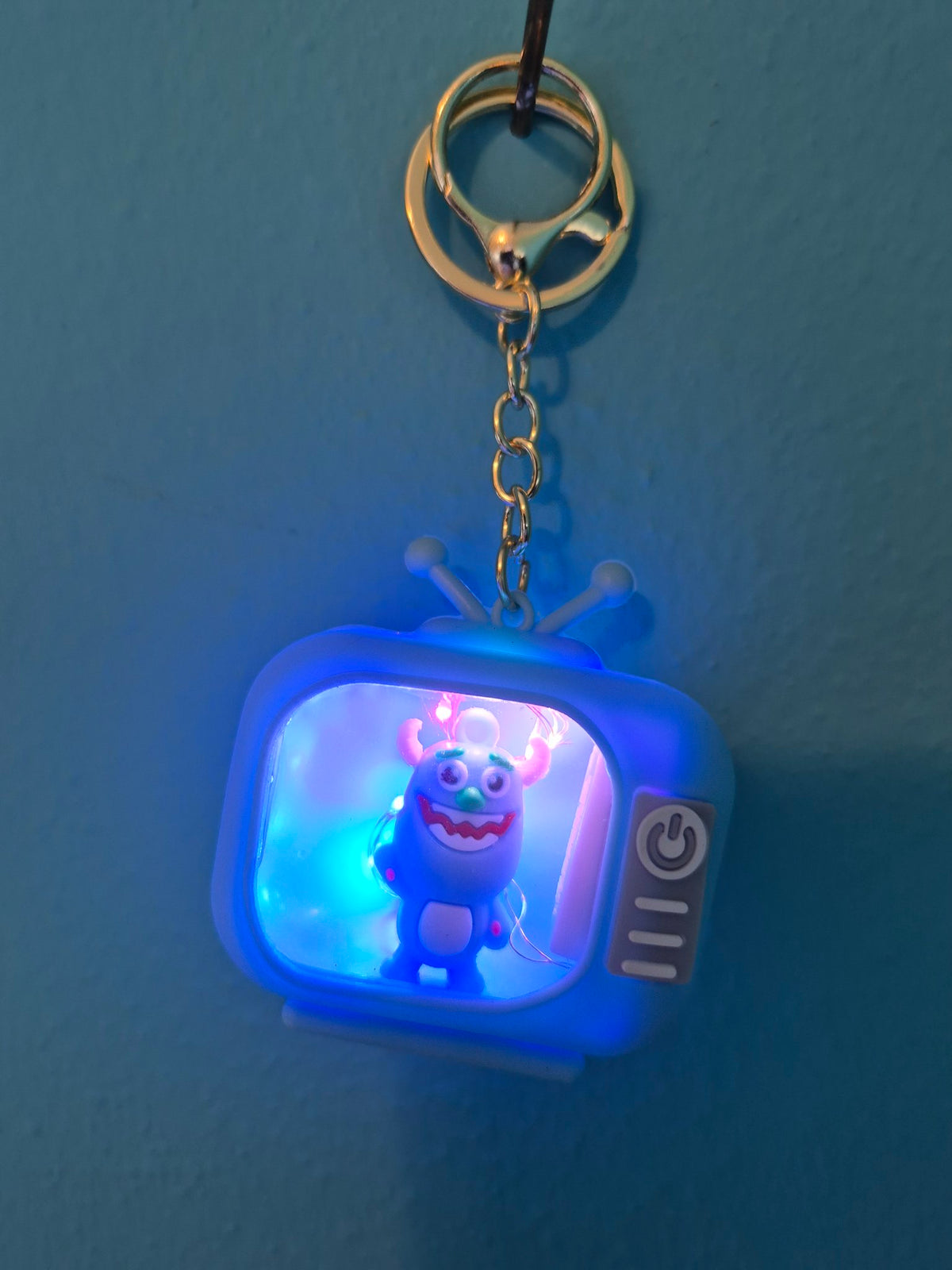 Light-Up TV Keychain – Blue Monster Light Blue TV Character Keychain with LED Lights - photo 3