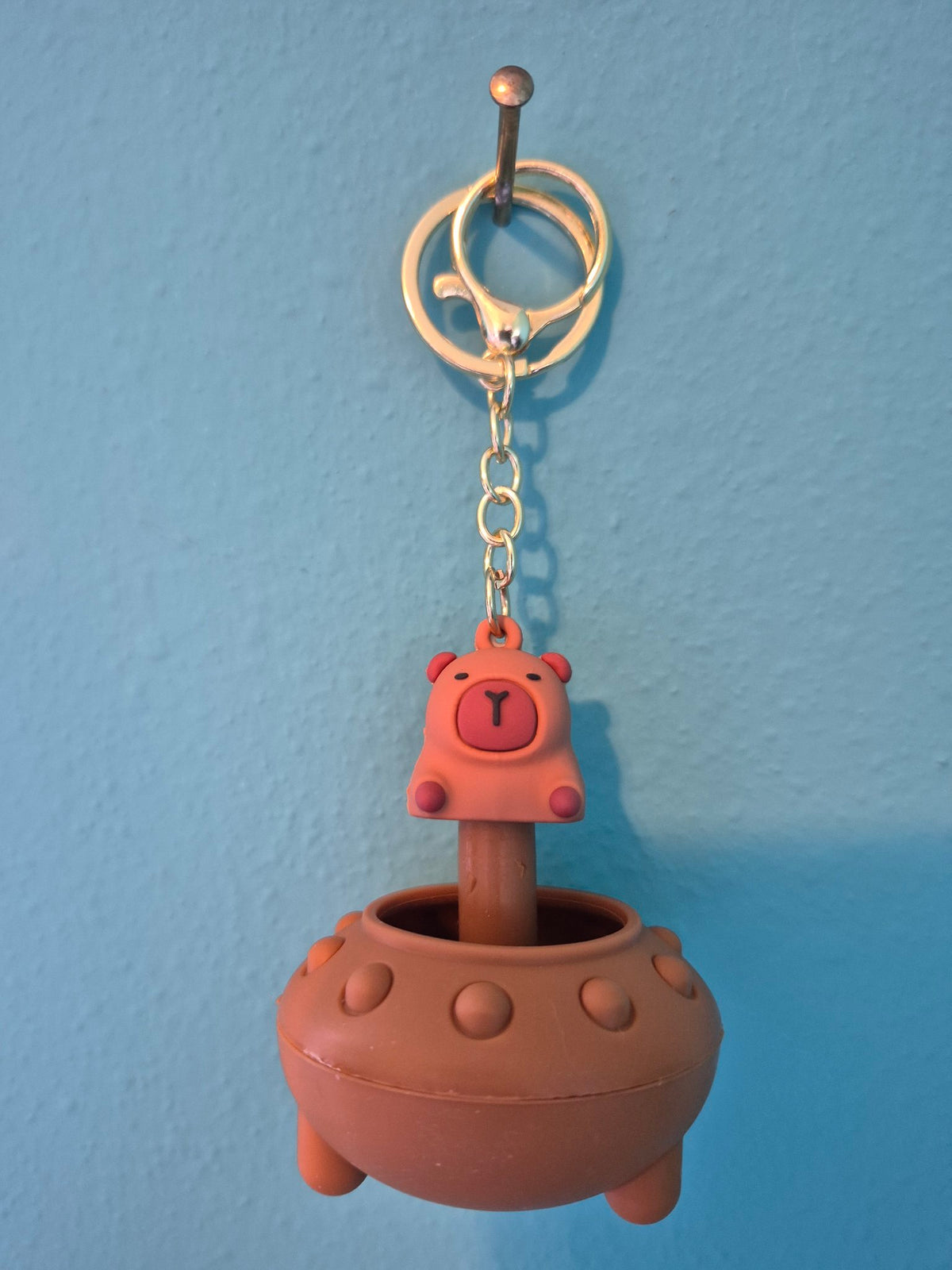 Capybara UFO Squeaky Keychain – Pop-Up Character Keychain That Squeaks - photo 1