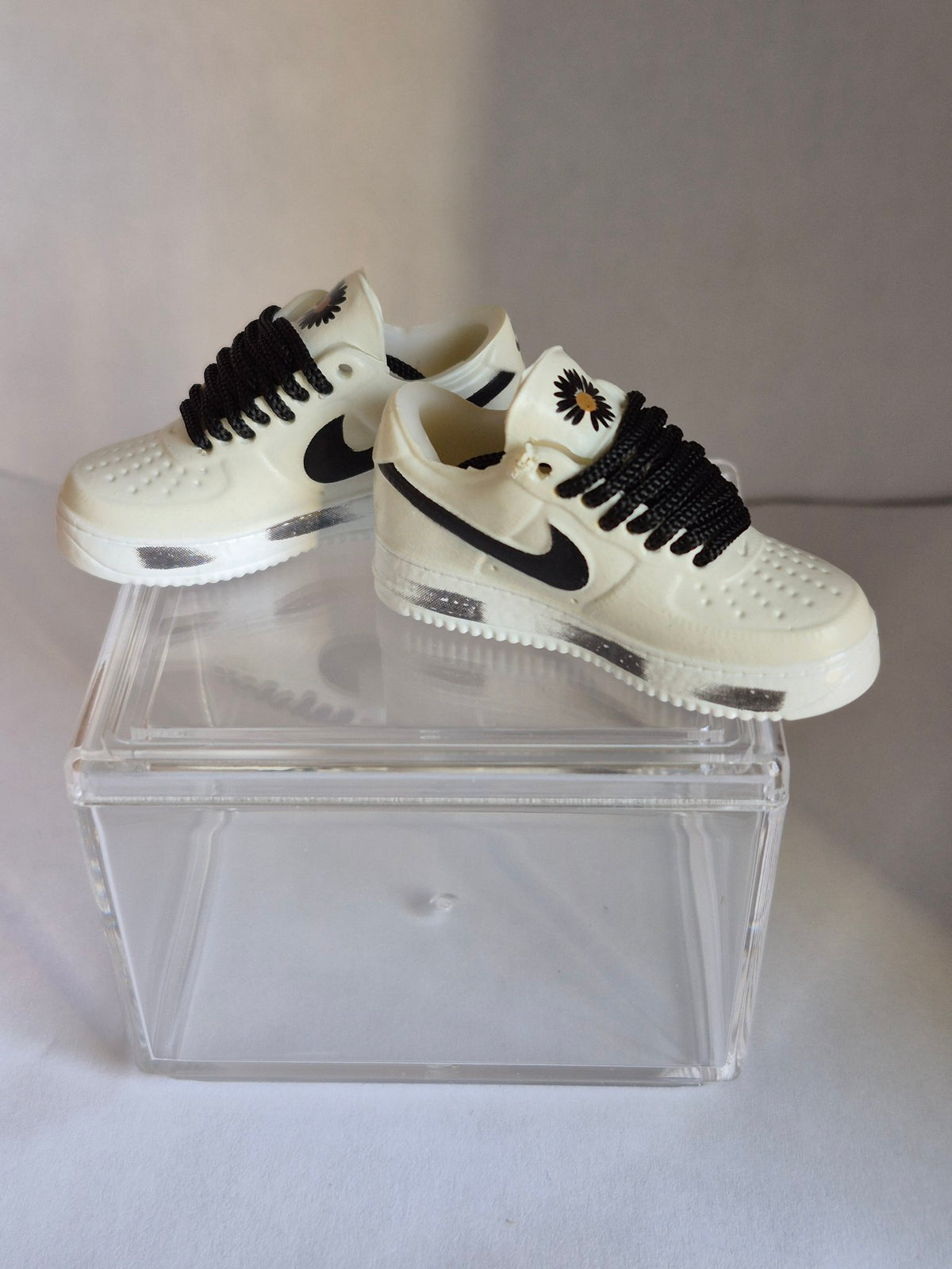 White Mini Sneakers with Daisy – Collectible Pair with Display Case