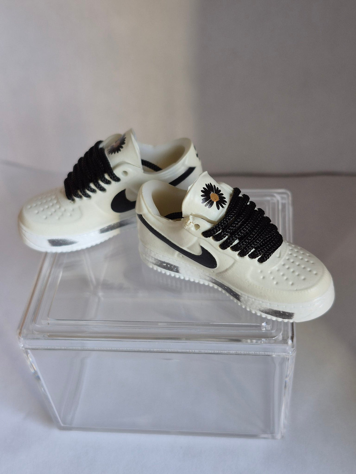 White Mini Sneakers with Daisy – Collectible Pair with Display Case