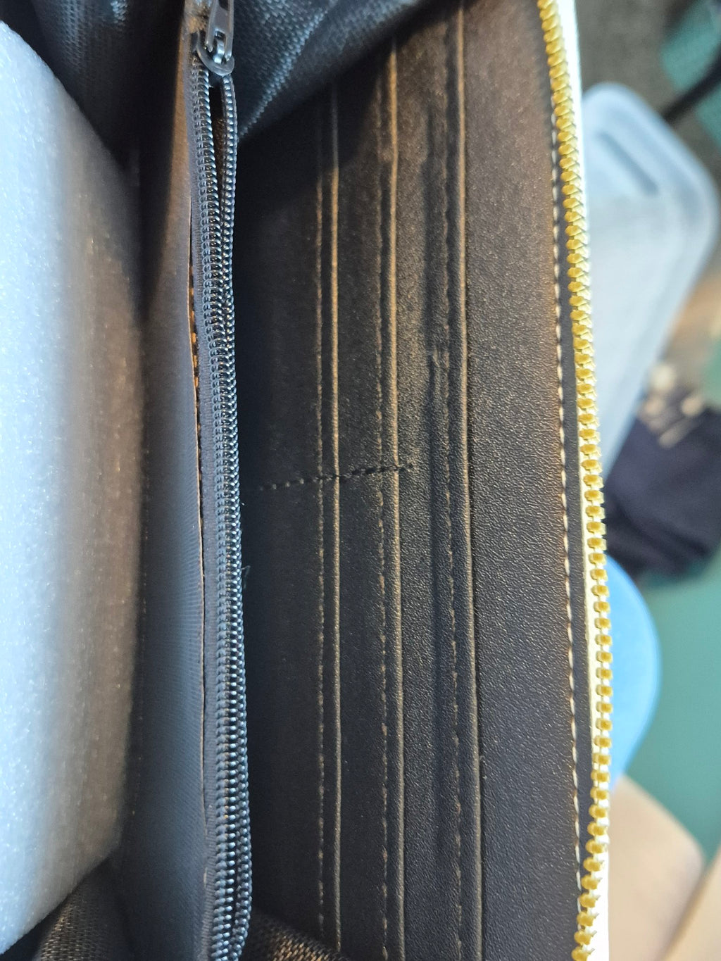 Pompompurin Zip-Around Wallet – Café Latte Time, Yellow Gingham