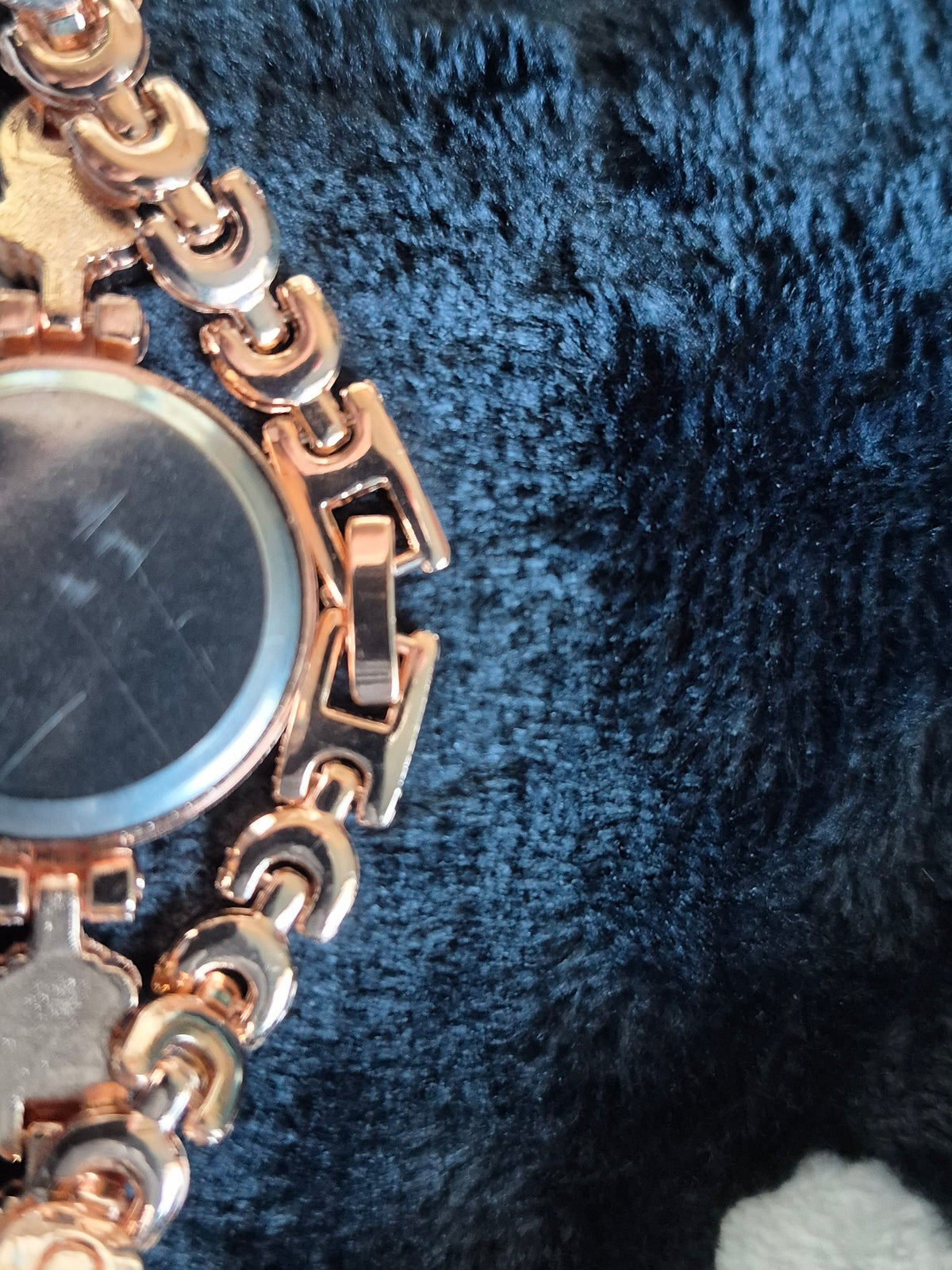 Women's Rose Gold Quartz Bracelet Watch – Black Gemstone Band