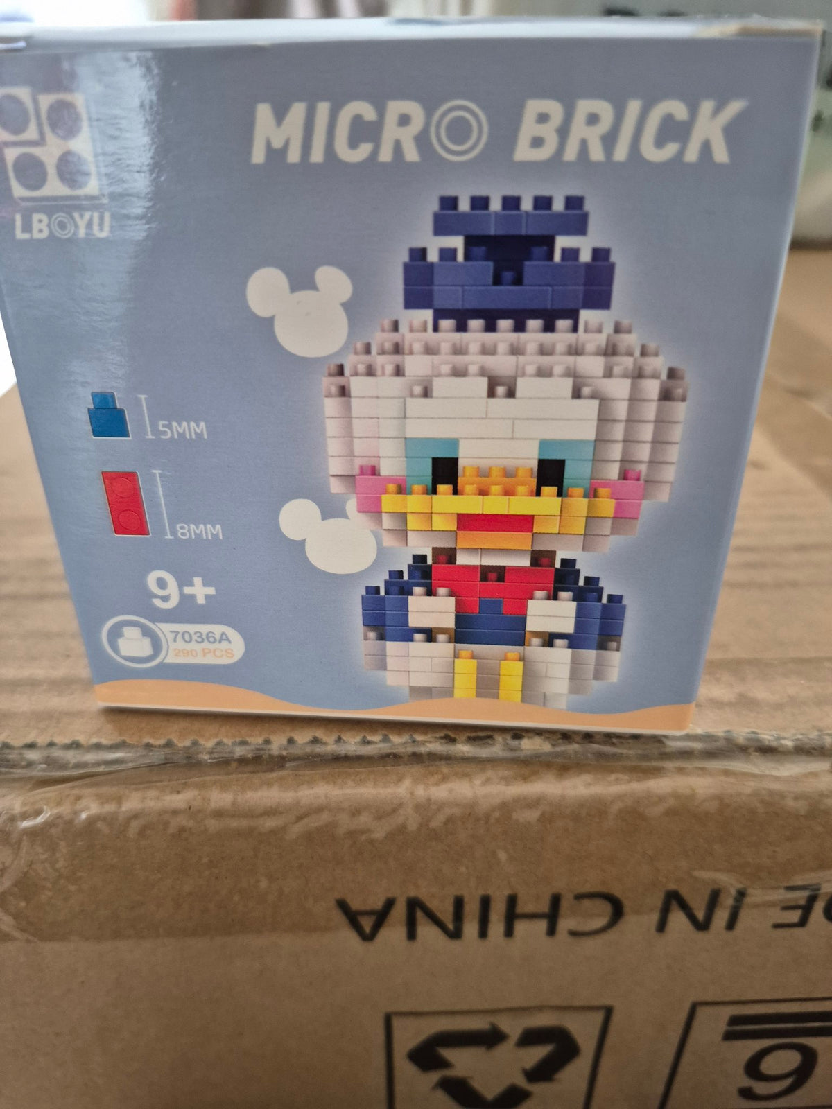 Donald Duck Micro Brick Set – 290-Piece DIY Figure