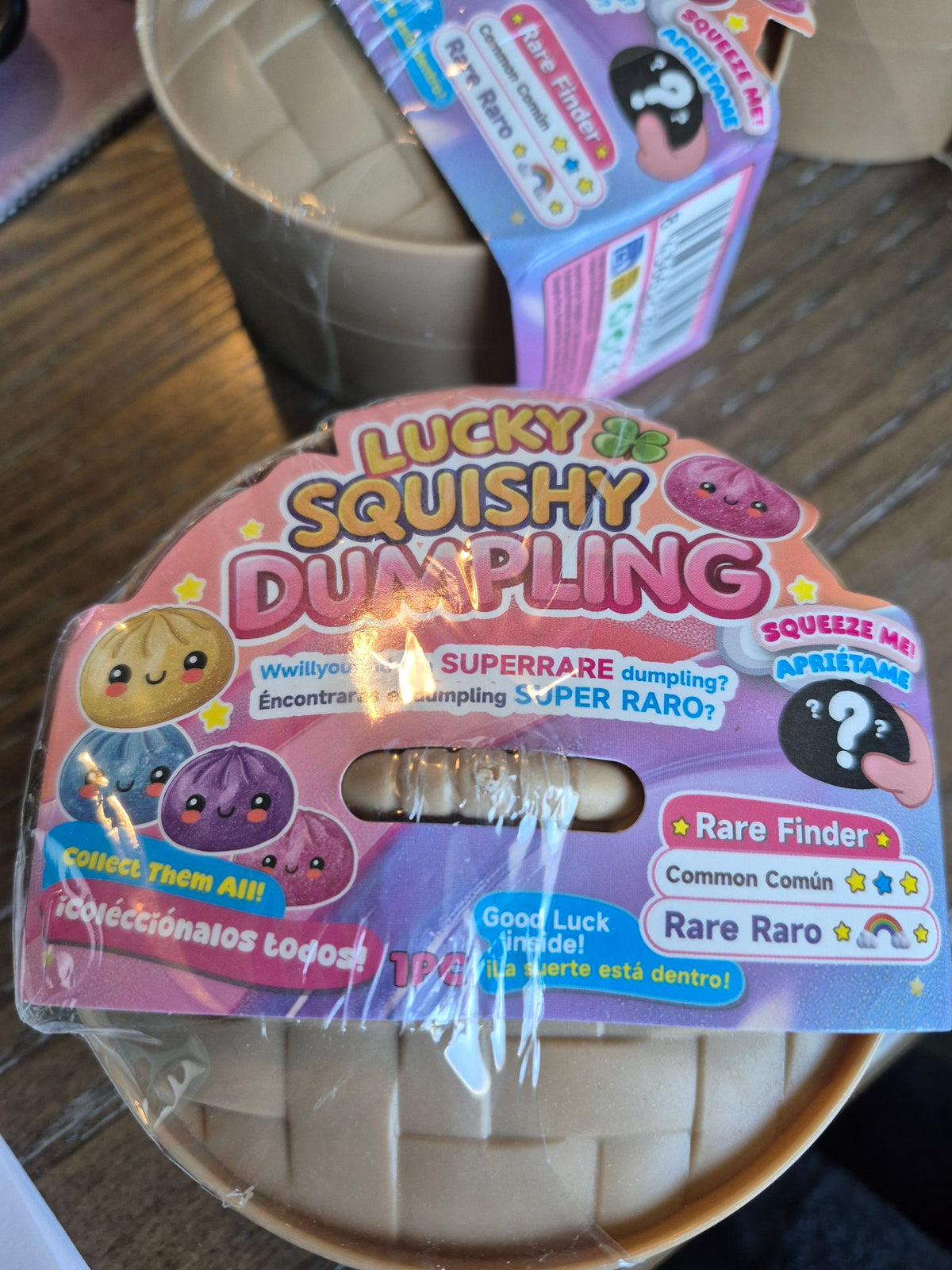 Lucky Squishy Dumpling – Mystery Squishy Dumpling in Steamer Basket