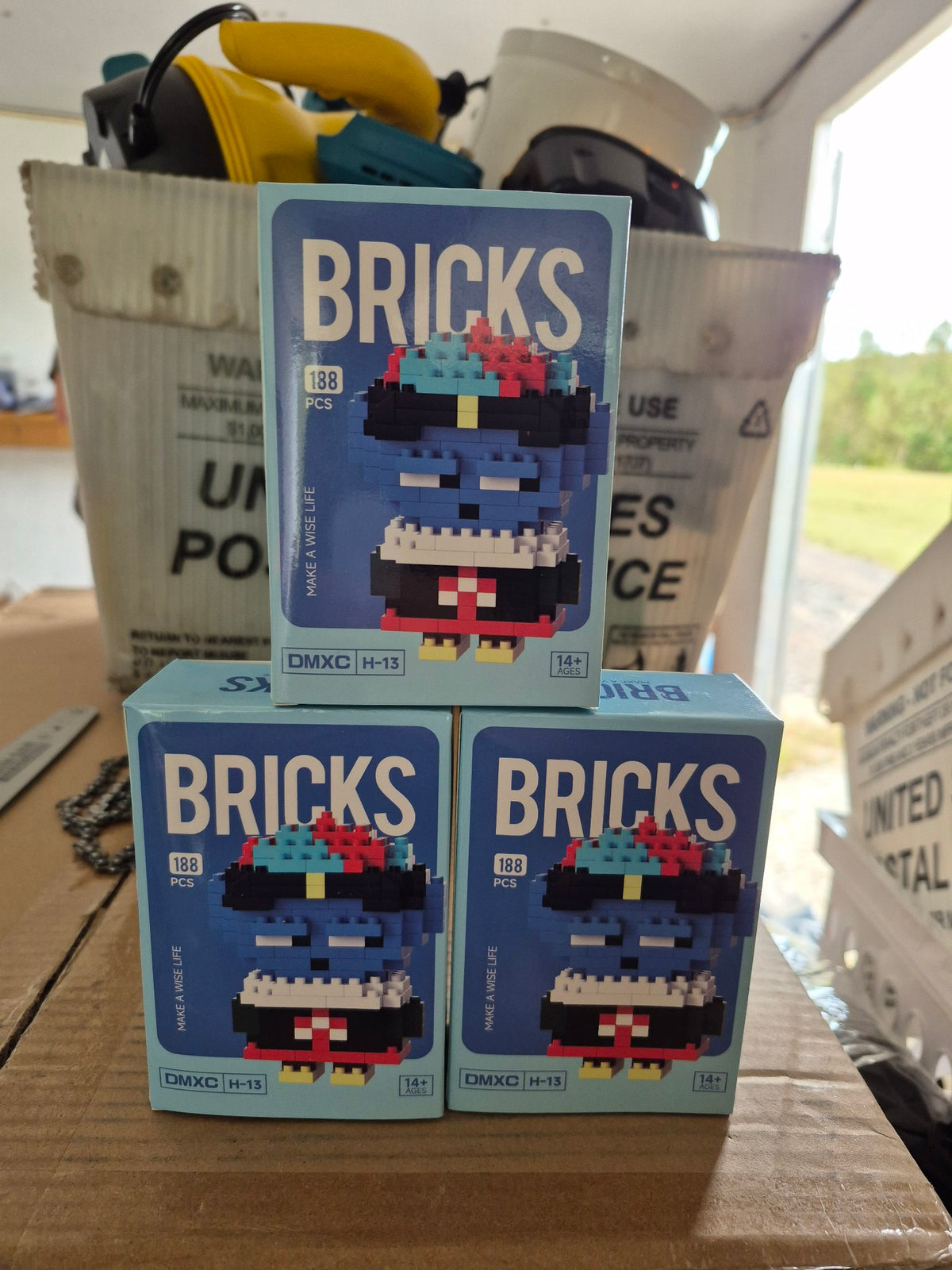 Micro Brick Figure – 188-Piece DIY Character (DMXC H-13)