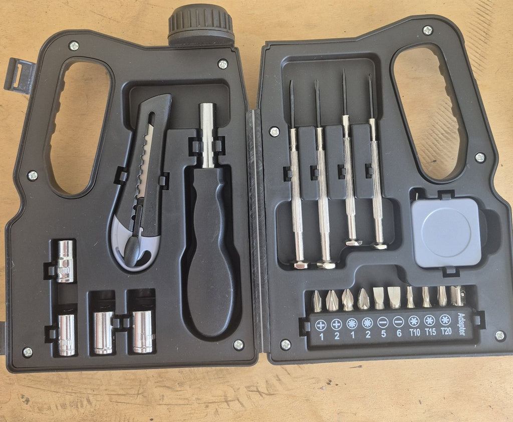 Novelty Motor Oil Jug Tool Set – 21pc Screwdriver, Socket & Bit Kit
