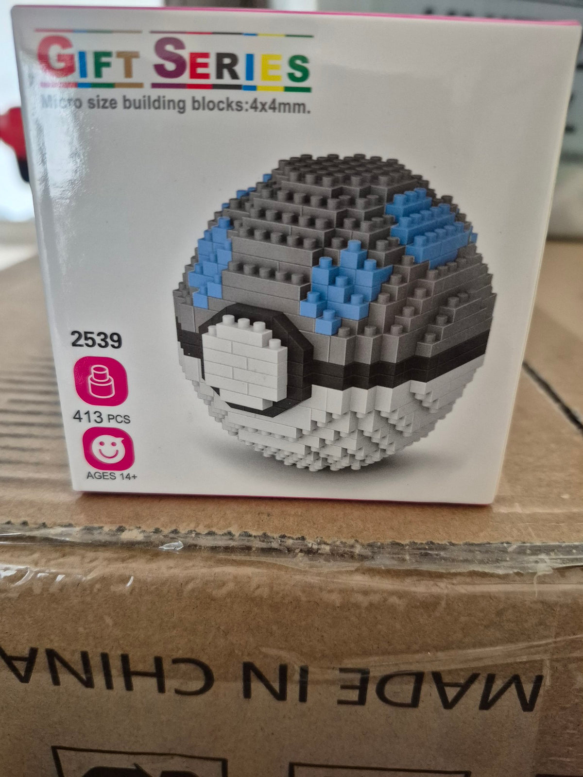 Pokeball micro building blocks box front
