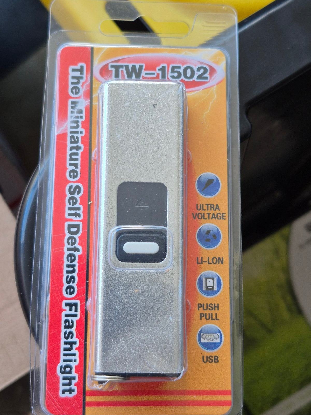 TW-1502 miniature self defense flashlight