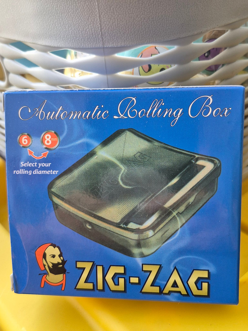 Zig-Zag automatic rolling box front